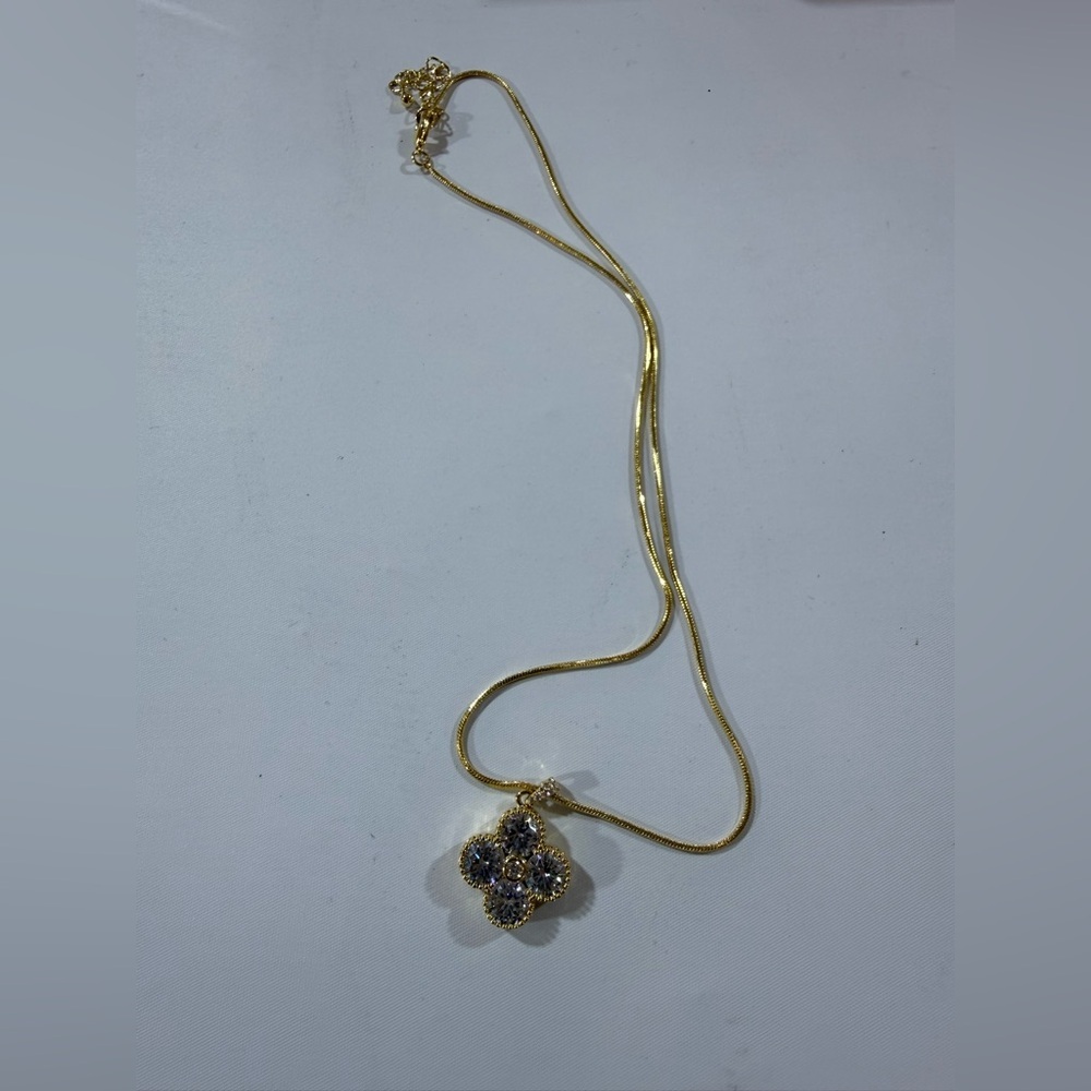 Clover Pendant Necklace